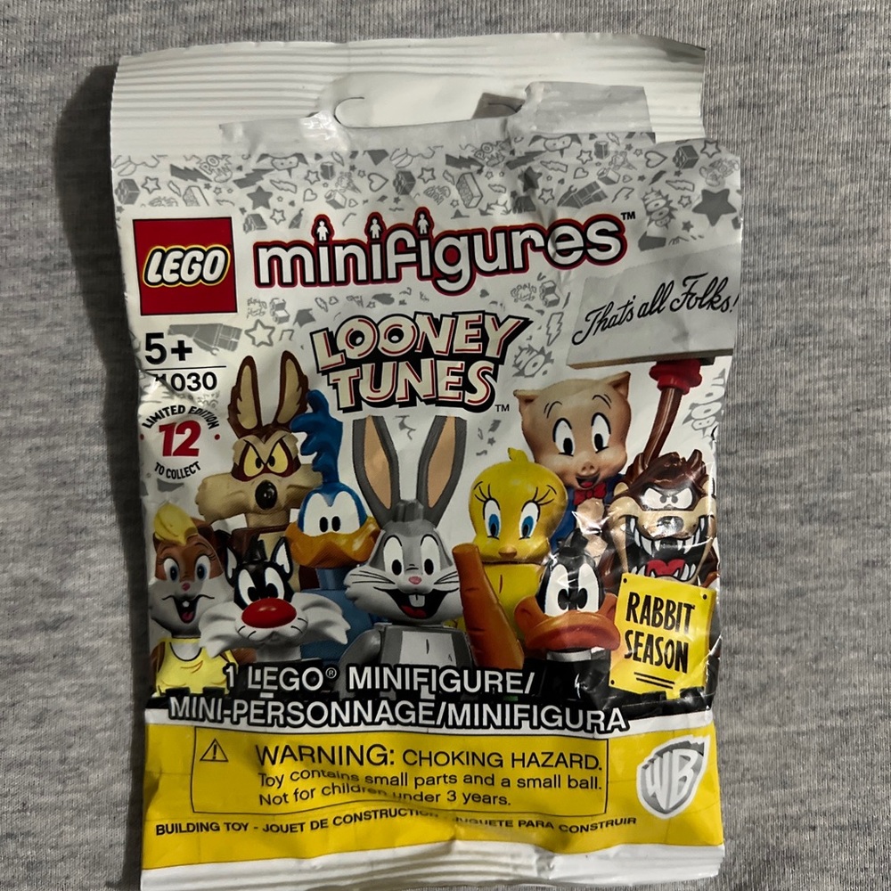 Lego mini figure looney tune petunia pig